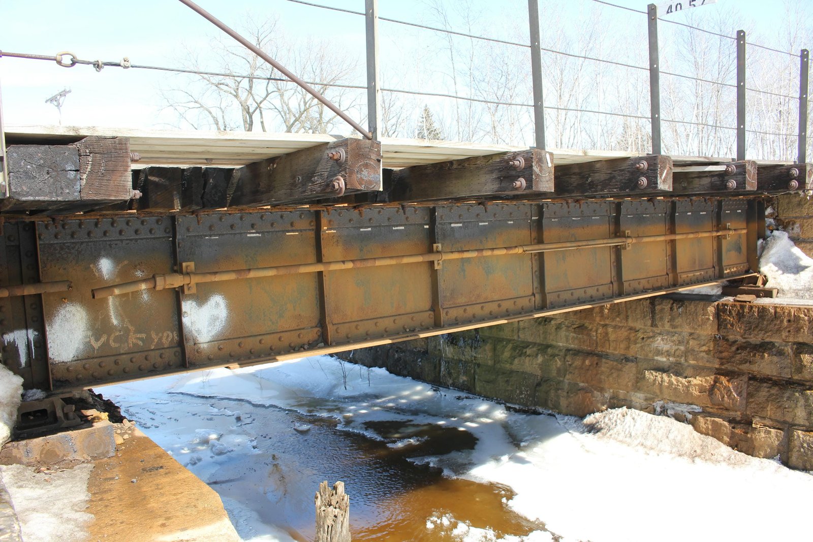 South track span
